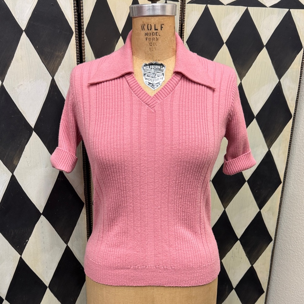 70’s Pink Pointed Collar Polo Sweater